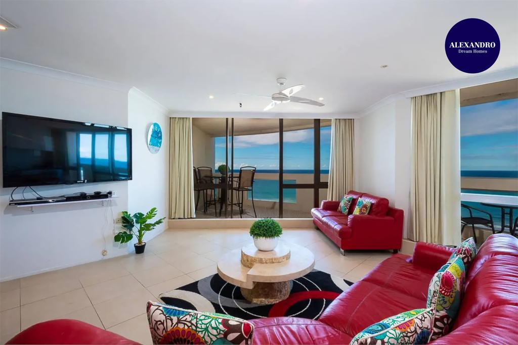 3 Bedroom Apartment - Panoramic Ocean Views - Accommodation Mermaid Beach